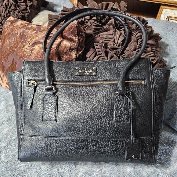 kate spade Handbags - Kate Spade Bay Street Zip Up Tote Bag Stachel Purse